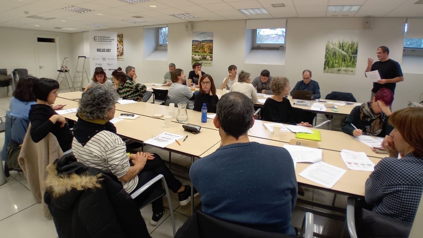 reunion malus bat en intia