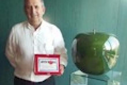 Premio AMITOM para Juan Ignacio Macua, profesional de INTIA durante más de tres décadas, por su contribución a la investigación sobre tomate de industria